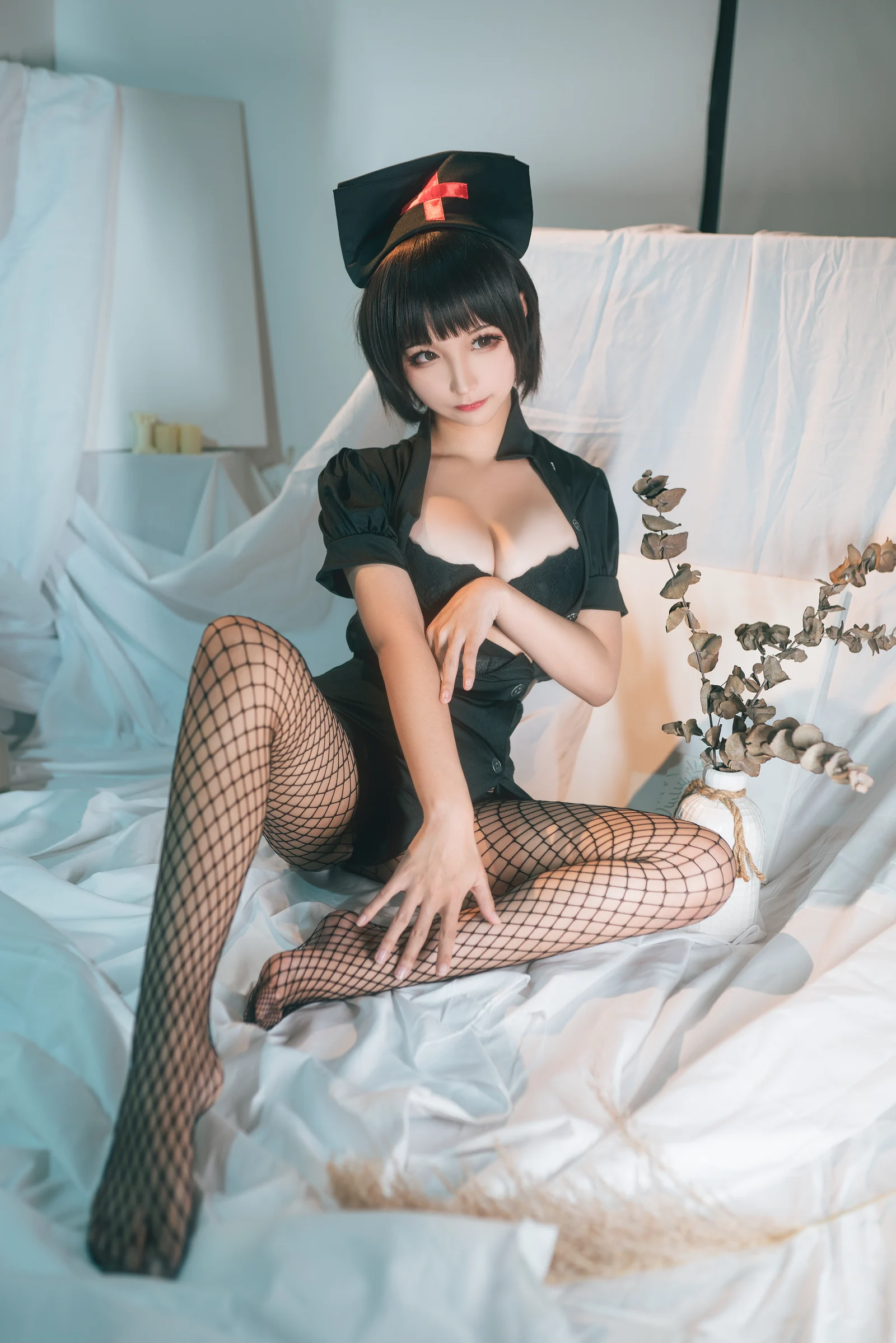 (11)